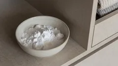 Pożegnaj się z nieprzyjemnym zapachem w szafie: prosta sztuczka, która sprawdza się w dni o wysokiej wilgotności.